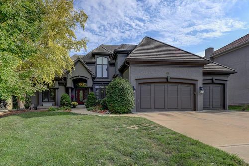 20415 W 88th Ter, Lenexa, KS, 66220-8200 | Card Image