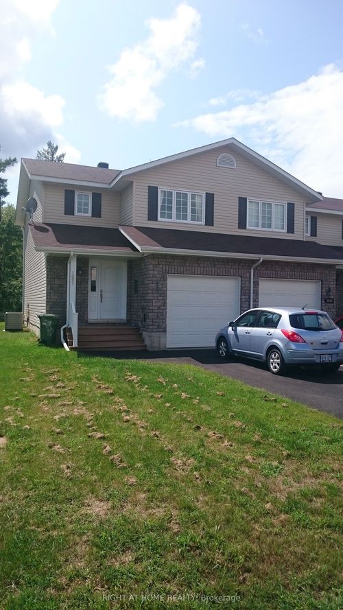 2097 Sandstone Cres, Petawawa, ON, K8H0B2 | Card Image