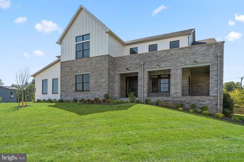 1350 Tate Modern Ln, GREAT FALLS, VA, 22066-2237 | Card Image