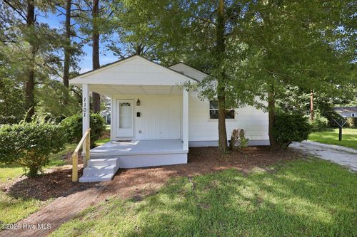 1101 Meadows St, New Bern, NC, 28560-4345 | Card Image