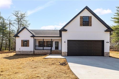 1448 River Rd, Stoneville, NC, 27048-8522 | Card Image