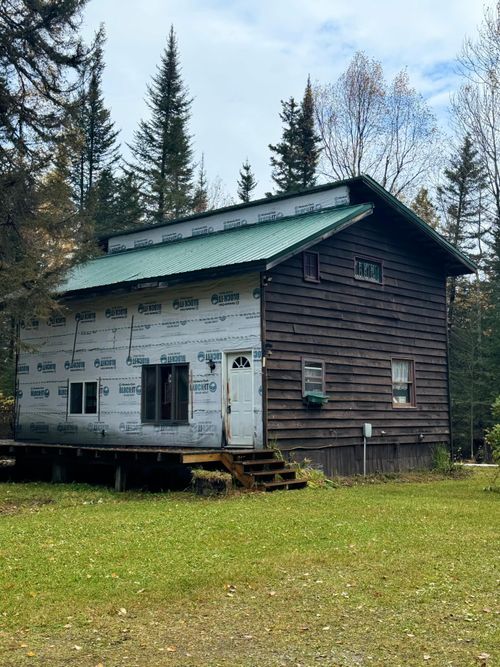 21 Brandon Ln, Grand Marais, MN, 55604-2249 | Card Image