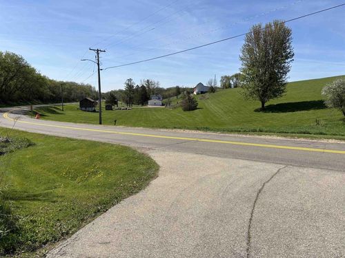 116-105-116 Pine Ridge Ct, BARNEVELD, WI, 53507-9438 | Card Image