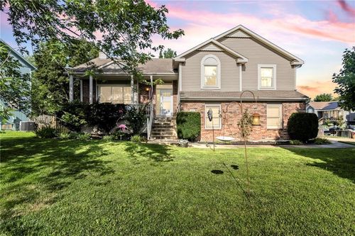 662 N Oak St, Gardner, KS, 66030-1771 | Card Image