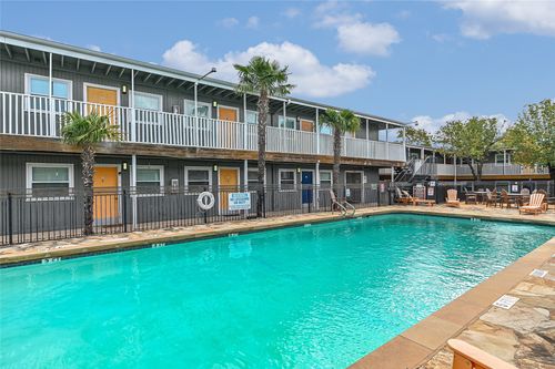 131-2401 Manor Rd, Austin, TX, 78722-2013 | Card Image