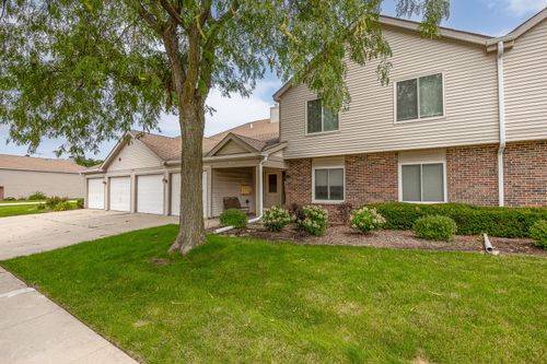 101-7050 Newport Dr, Woodridge, IL, 60517-2162 | Card Image