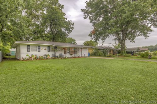 1006 Se 12th St, Wagoner, OK, 74467-7508 | Card Image