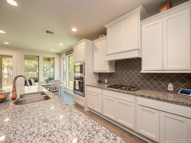 184 Cimarron Crk, House other with 4 bedrooms, 4 bathrooms and null parking in Boerne TX | Image 14