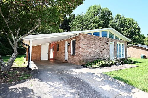112 Lovelady Rd Ne, Valdese, NC, 28690-9752 | Card Image