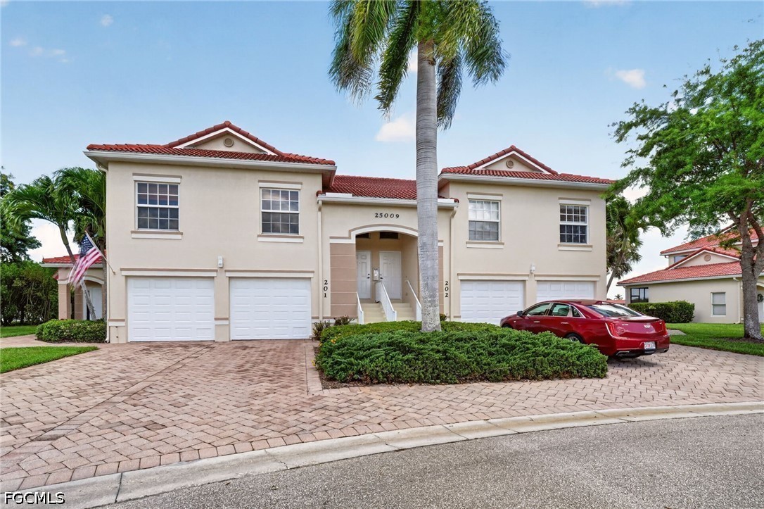 Residential in Naples 2