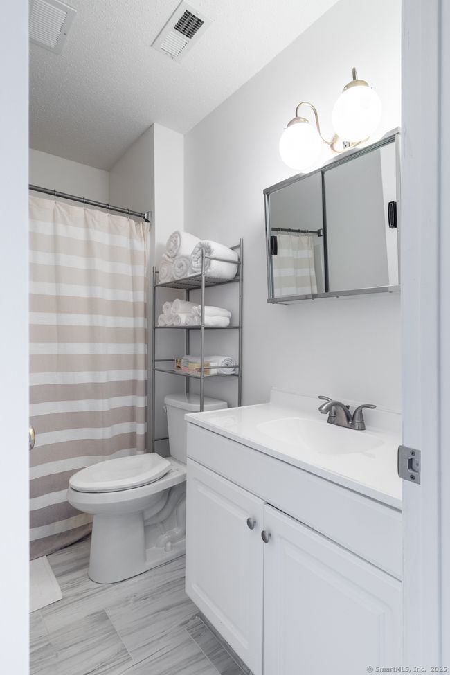 124 - 560 Yale Ave, Condo with 3 bedrooms, 3 bathrooms and 3 parking in Meriden CT | Image 13