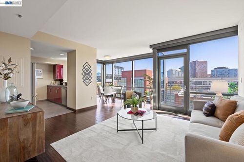 864-250 King St, San Francisco, CA, 94107 | Card Image