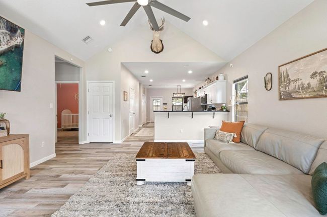 312 Holly Ave, House other with 3 bedrooms, 3 bathrooms and null parking in Luling TX | Image 4