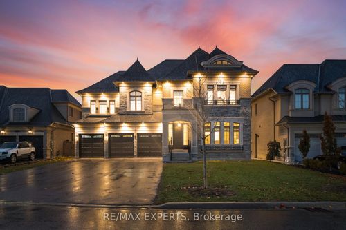 16 Raymond Love Crt, King City, ON, L7B0M8 | Card Image