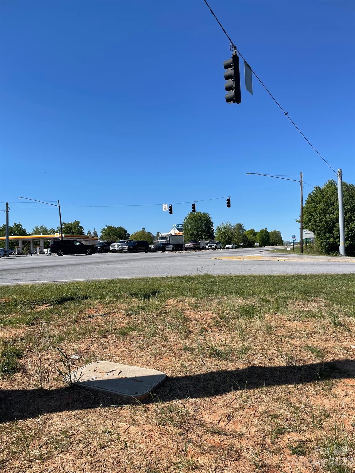 Francis Rd, Hendersonville, NC 28792