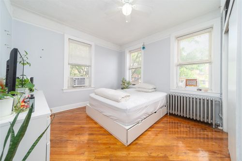44 64th St, Woodside, NY, 11377-5757 | Card Image