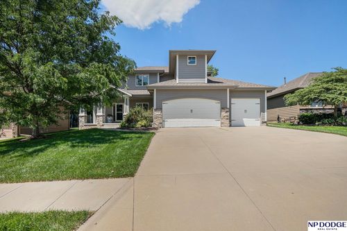 17420 Bondesson St, Bennington, NE, 68007-2820 | Card Image