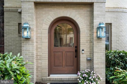 1717 V St Nw, WASHINGTON, DC, 20009-2610 | Card Image