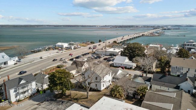 106 S Water St, House other with 6 bedrooms, 5 bathrooms and null parking in Swansboro NC | Image 56
