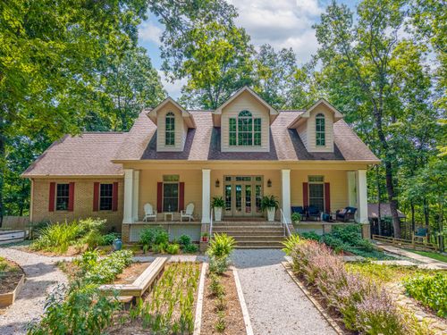 1560 Bell Phipps Rd, Monticello, KY, 42633-8221 | Card Image