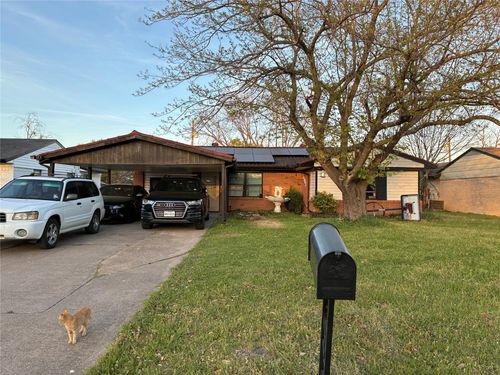 1307 S 1st St, Corsicana, TX, 75110-8201 | Card Image