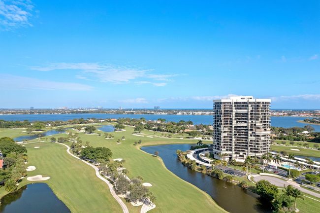 APT-1902 - 1900 Consulate Pl, Condo with 2 bedrooms, 2 bathrooms and null parking in West Palm Beach FL | Image 40