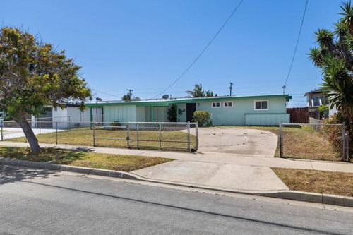 817 Holly Ave, Imperial Beach, CA, 91932-3422 | Card Image