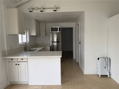 back-unit-286 E 19th, Costa Mesa, CA, 92627 | Card Image