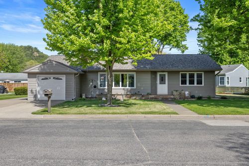 2247 Sisson Dr, La Crosse, WI, 54601 | Card Image