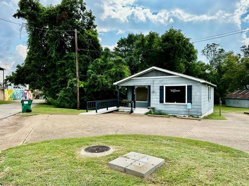 210 E Lacy St, Palestine, TX, 75801-2925 | Card Image