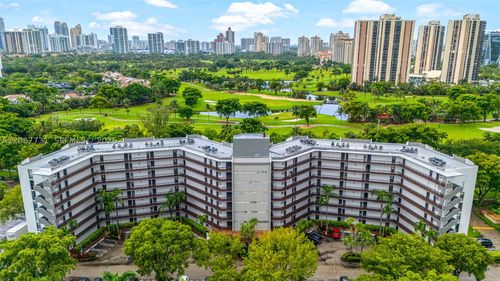 208-3301 N Country Club Dr, Aventura, FL, 33180-1613 | Card Image