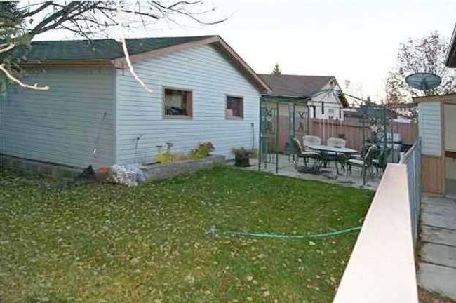 3503 Cedarille Drive Sw, House other with 5 bedrooms, 2 bathrooms and 2 parking in Calgary AB | Image 47