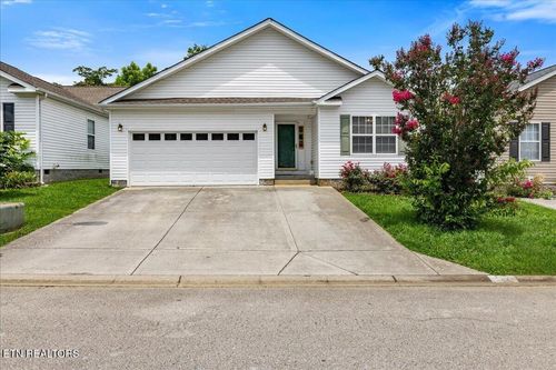10629 Lone Star Way, Knoxville, TN, 37932-2077 | Card Image