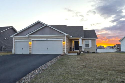 1389 Freedom Ln, Delano, MN, 55328-2300 | Card Image