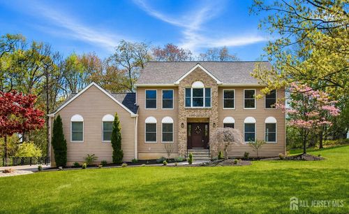 18 Tanglewood Pl, Monroe, NJ, 08831-3200 | Card Image