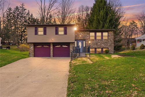 8225 E Van Buren Dr, Pittsburgh, PA, 15237-4405 | Card Image