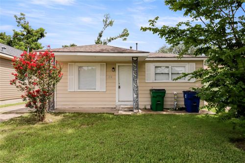 604 W Peach St, Angleton, TX, 77515-5936 | Card Image