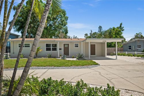 4135 Shore Acres Blvd Ne, ST PETERSBURG, FL, 33703-5460 | Card Image