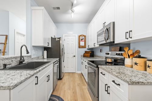 1675 Camfield Ln, Mount Pleasant, SC, 29466-8095 | Card Image