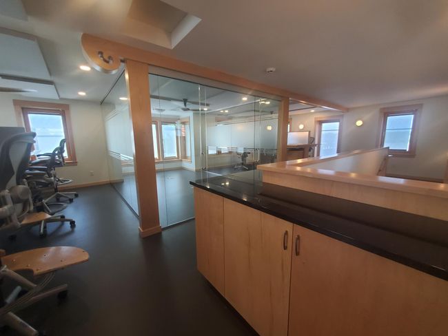 Upper level private office | Image 23