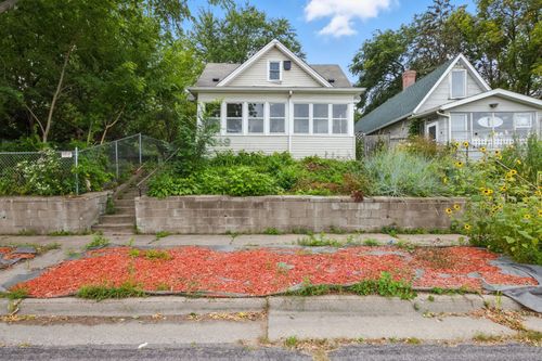 1049 Kent St, Saint Paul, MN, 55117-4720 | Card Image