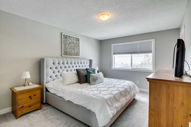92 Rockyspring Grove Nw, Home with 3 bedrooms, 3 bathrooms and 2 parking in Calgary AB | Image 10
