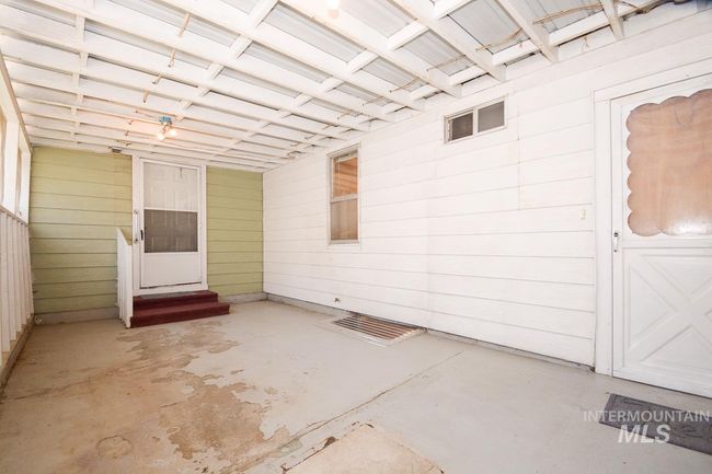Separate Entrance to Downstairs | Image 29
