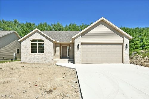 2871 Pebble Creek Ct, Cortland, OH, 44410-8809 | Card Image