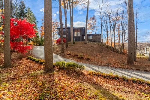 7 Craigmoor Rd S, Ridgefield, CT, 06877-1711 | Card Image