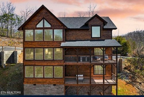 842 Vixen, Gatlinburg, TN, 37738 | Card Image