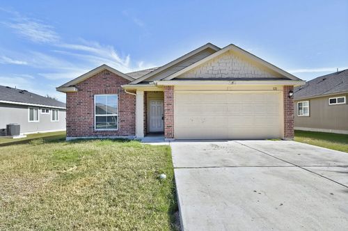 121 Talon Dr, Luling, TX, 78648-2529 | Card Image