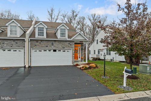 904 Quarter Mile Post, GARNET VALLEY, PA, 19060-1019 | Card Image