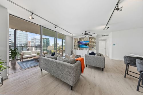 16b-3310 Fairmount St, Dallas, TX, 75201-1241 | Card Image