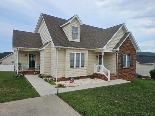 235 Russell Springs Dr, Lynchburg, VA, 24501-7278 | Card Image